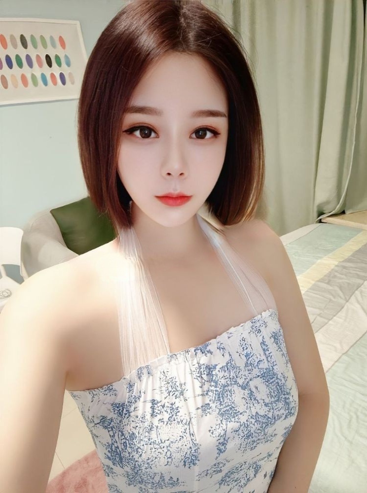 性感短发小姐姐