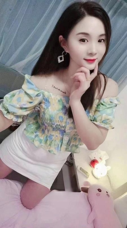 身材一流的兼职美女