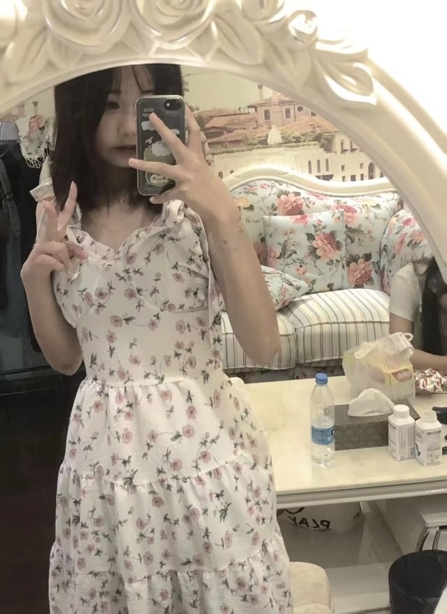 天河既骚又润的粉嫩妹子