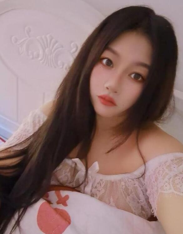 再刷大胸服务系美女