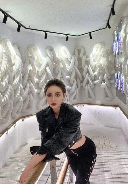 机车美少女玛丽