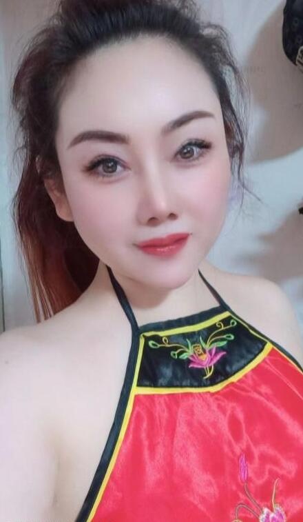 大奶肥臀少妇
