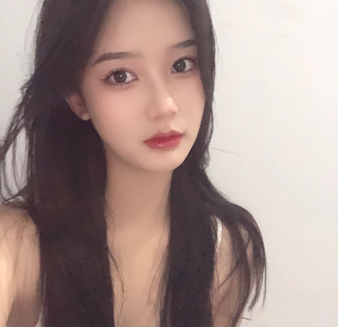 兼职妹妹貌美肤白，腰细腿长