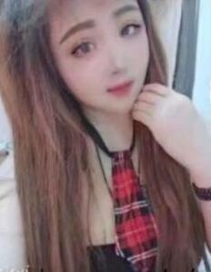 黑丝大胸妹