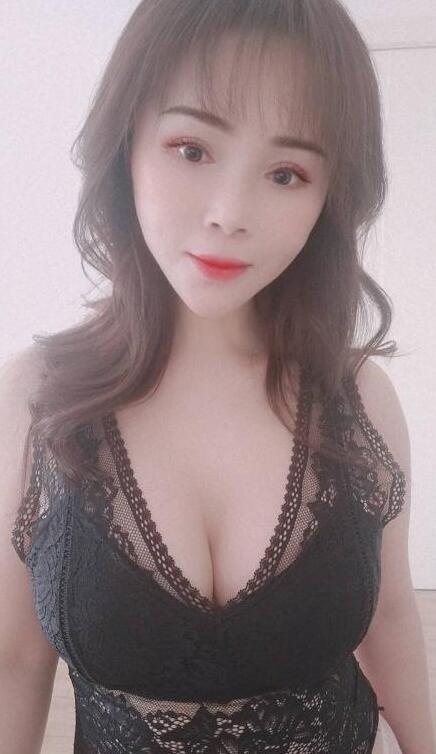 服务风骚轻熟姐姐