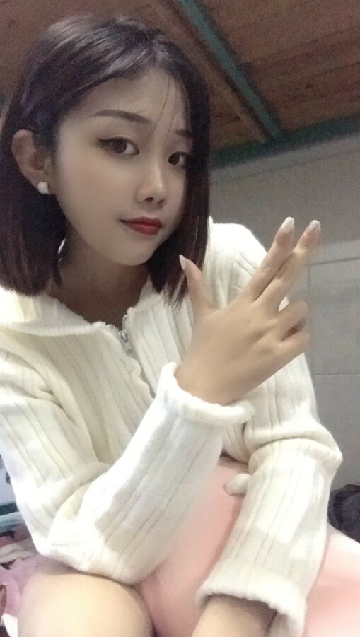 雪霏霏粉嫩美女高颜值