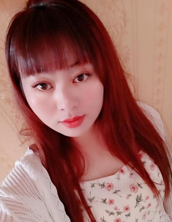 丰满少妇奶子