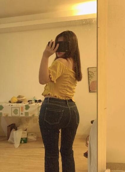 美臀骚女人