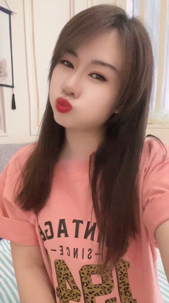 恋足搭配操逼，相当来劲的小妹