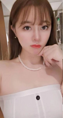 天河性感诱人嫩妹