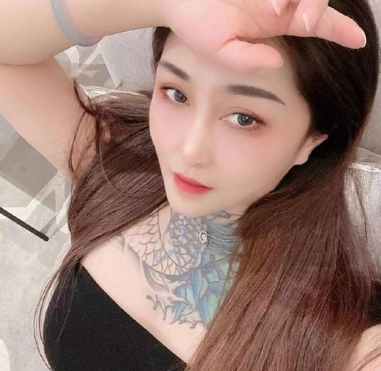 东北大胸带皮肤