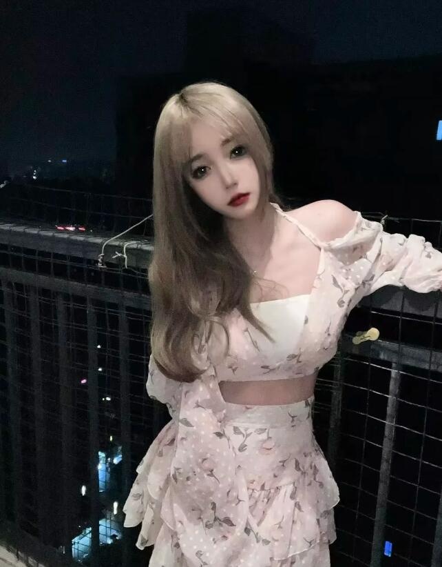 可纯可御极品嫩妹