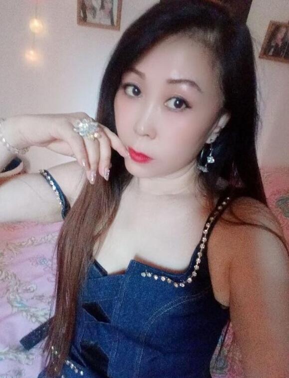 风情的深喉少妇