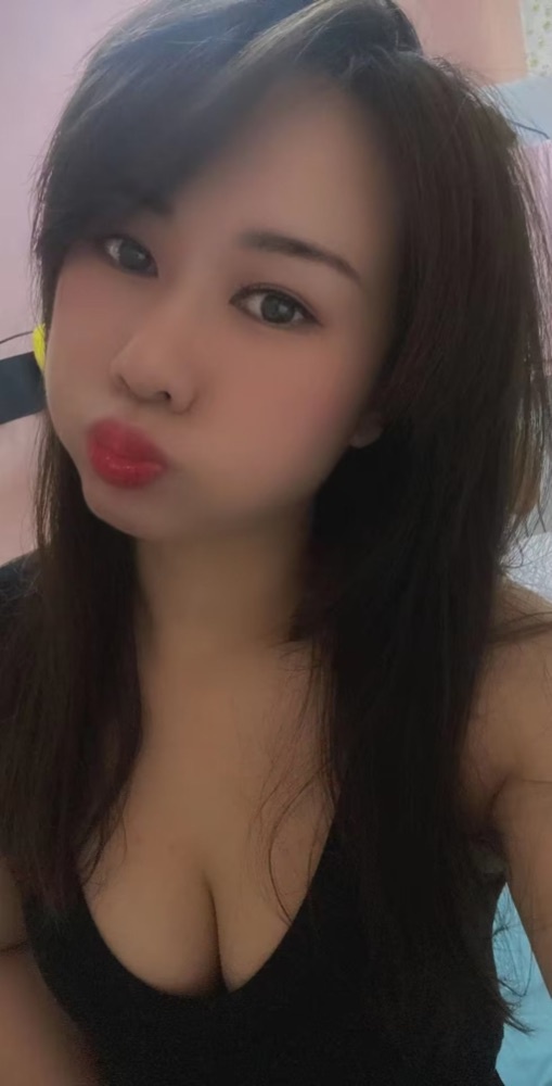 南方小萝莉，小圆脸配大圆乳