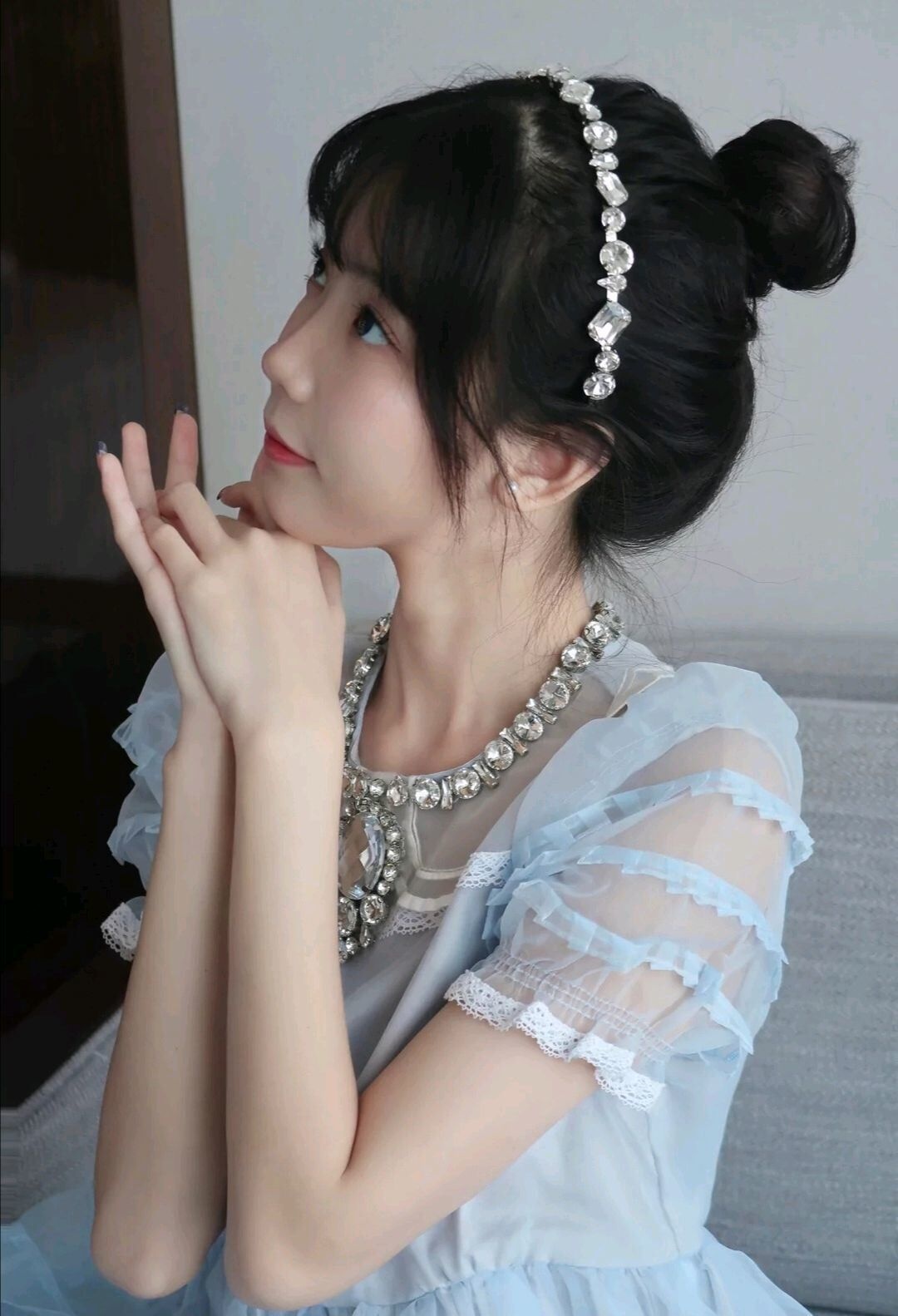 体验双马尾小萝莉会喷水