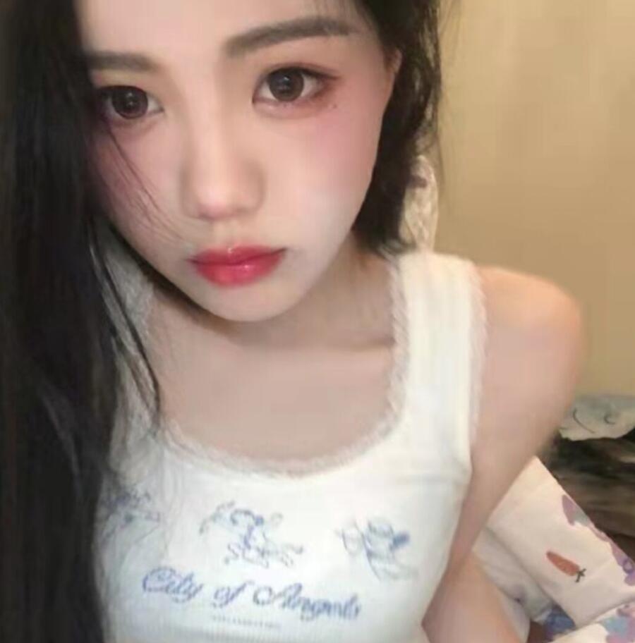 妹妹皮肤白不催人，可外出