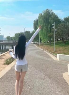 身材挺好的小嫩妹