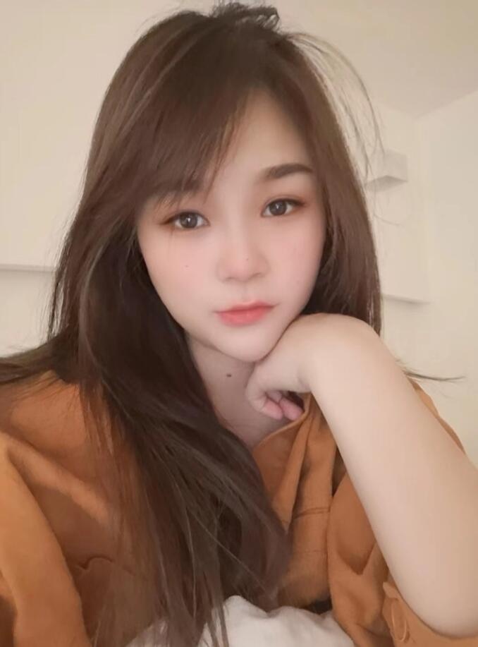 体验很火的小姐姐