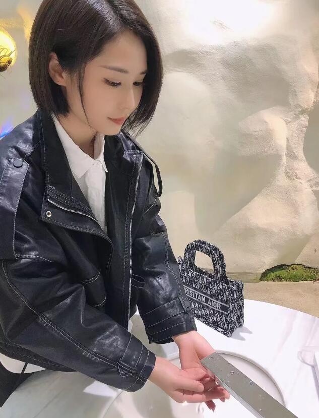 五里店少妇九月