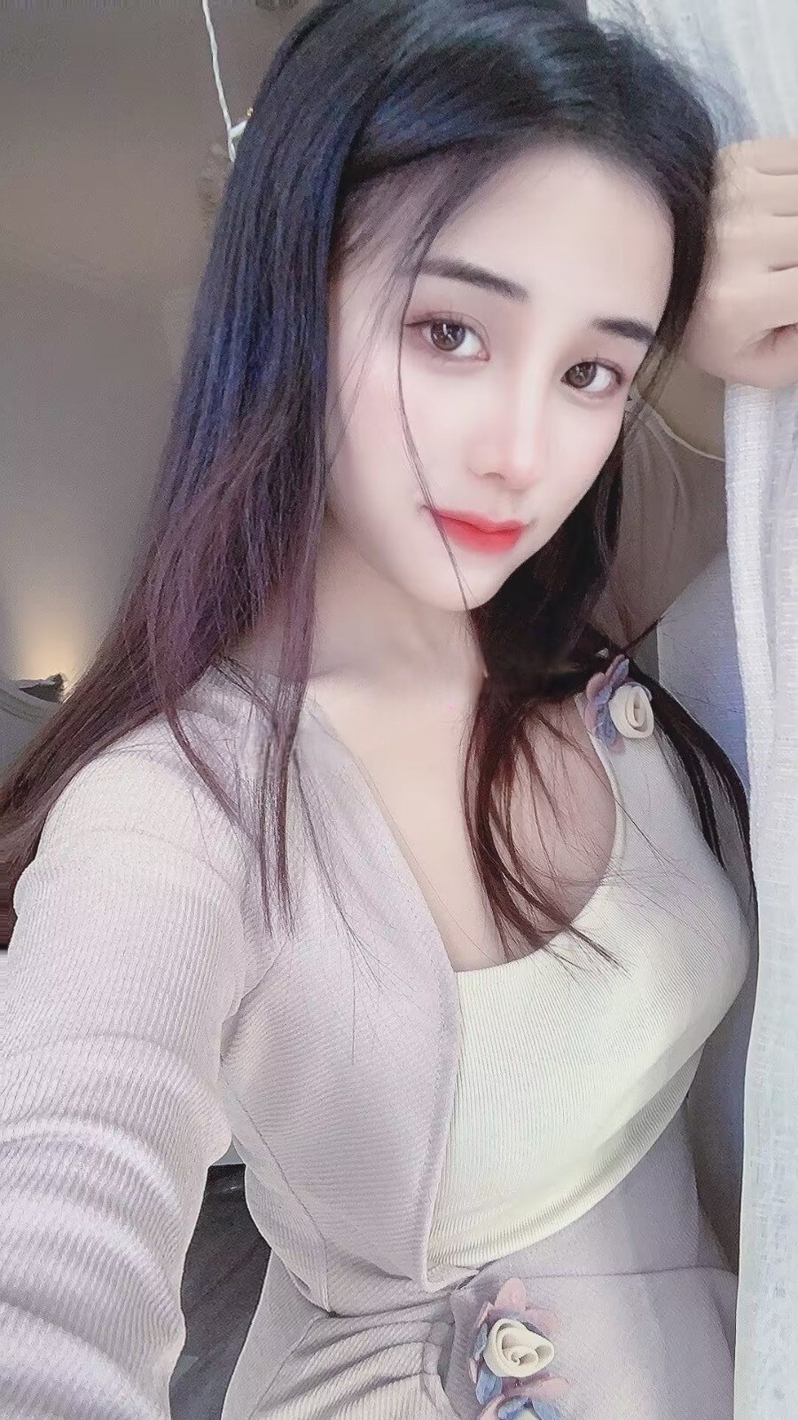 漂亮楼凤小姐姐