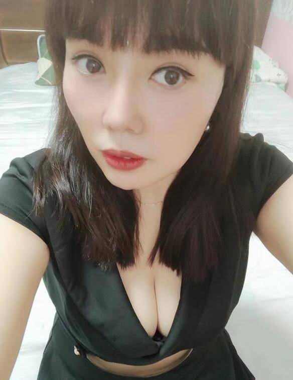 丹竹头大奶少妇