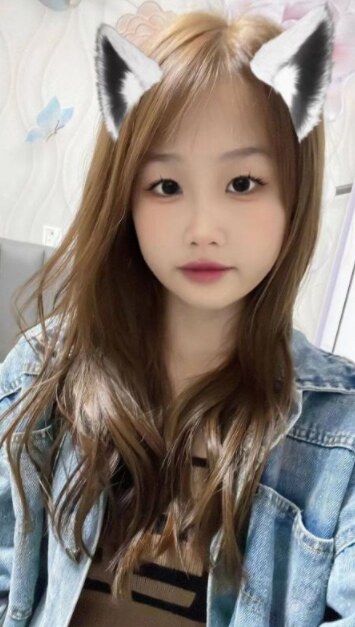 非常嫩的小姑娘