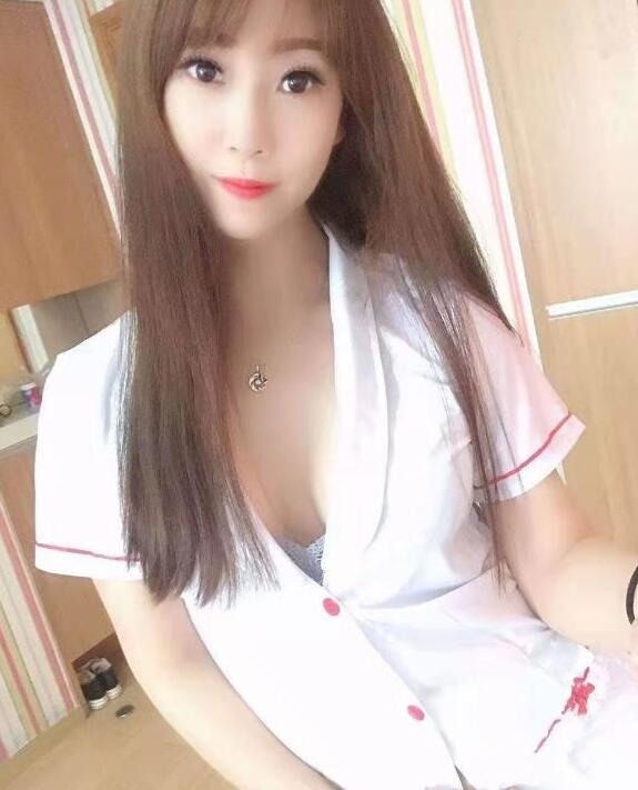 妹子会玩夹的紧