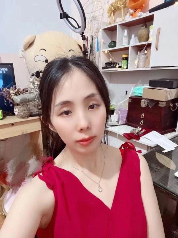 服务态度不错的少妇