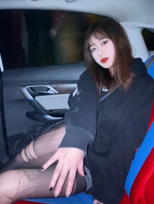西安大车灯美女