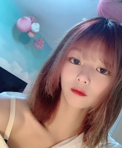 零零后小露