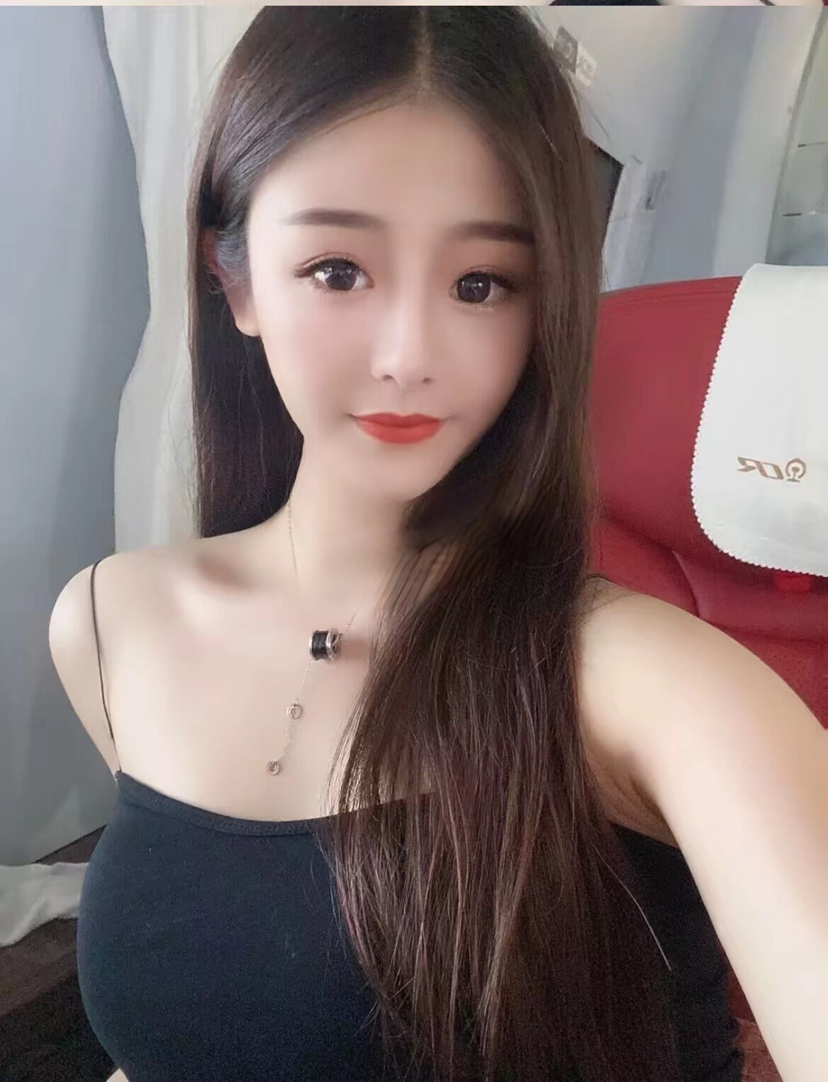 宝龙黑丝妹