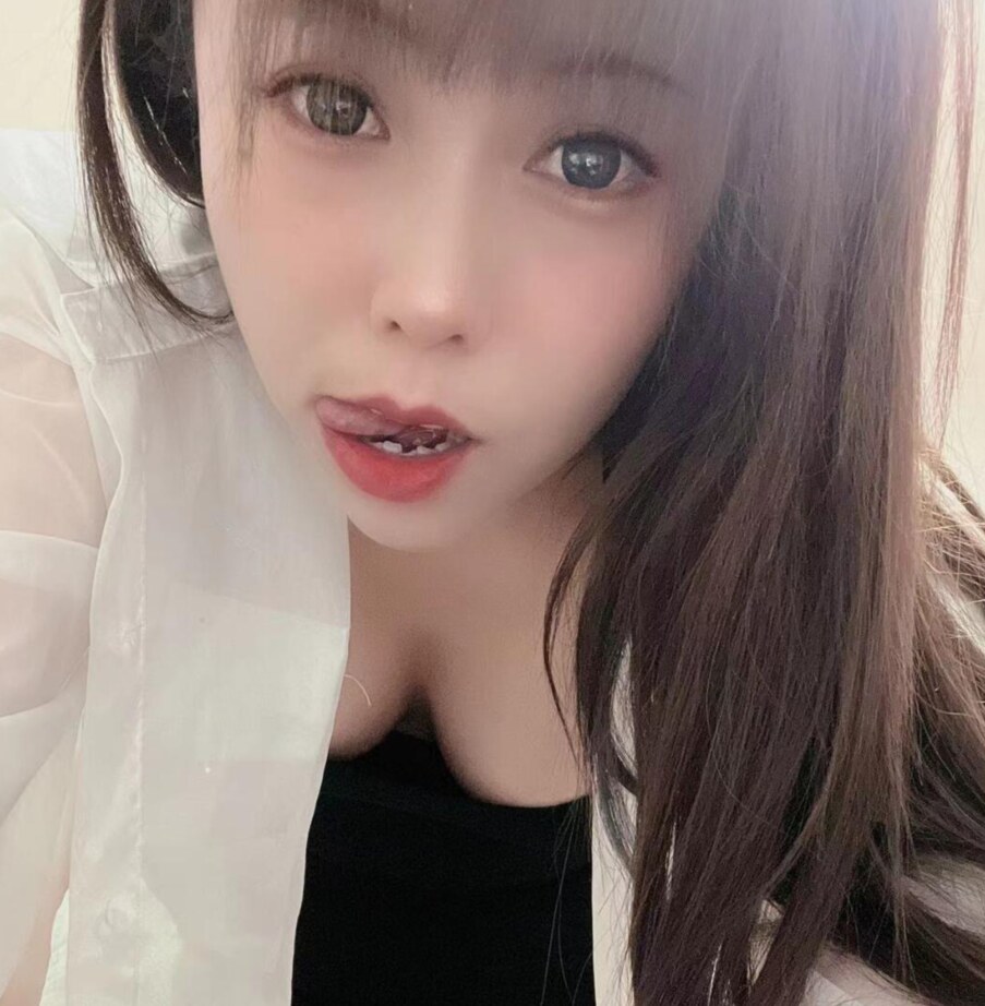 潘家园大波妹