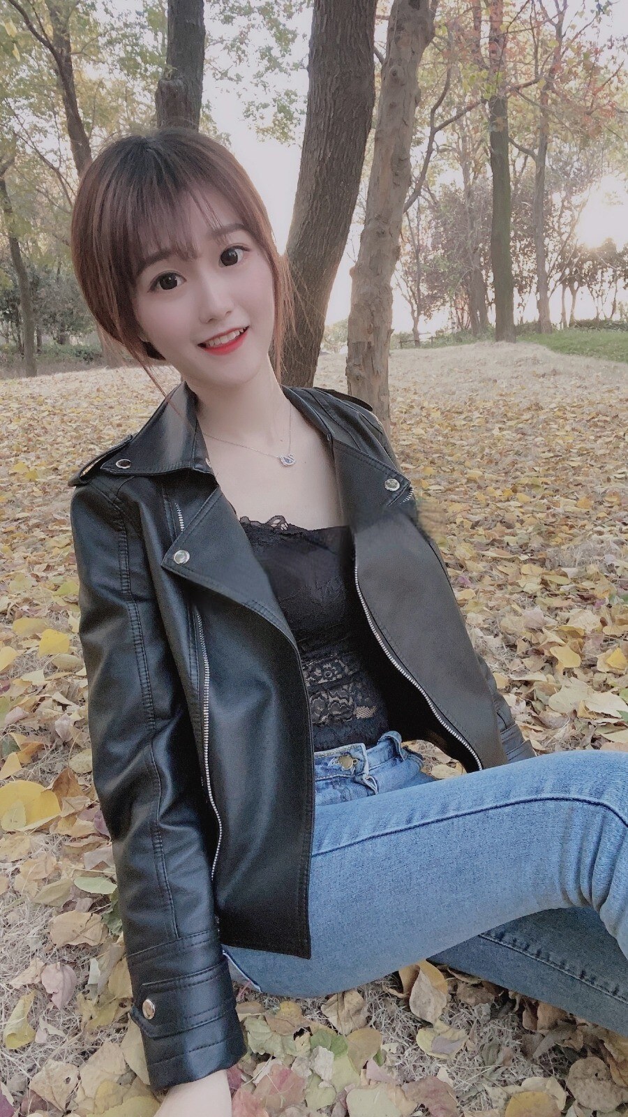 皮肤白净的妹子