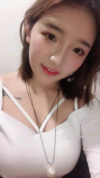口爆很爽的妹子