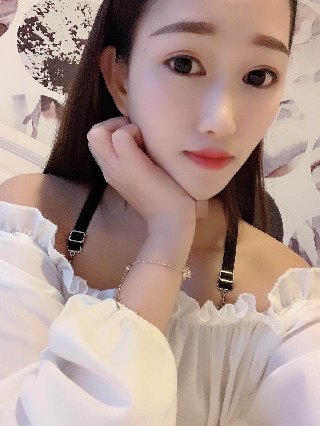 南京白白嫩嫩的妹子