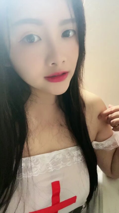 胸推玩的非常嗨