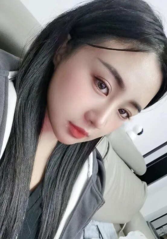 年轻丰满好身材妹纸