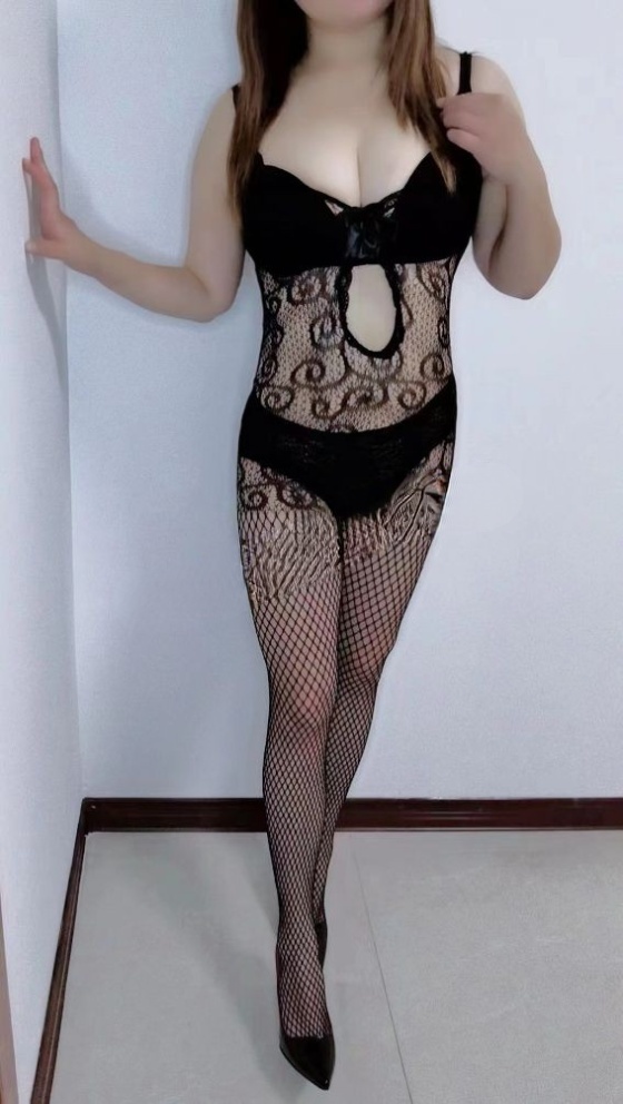 三爻大胸小姐姐体验