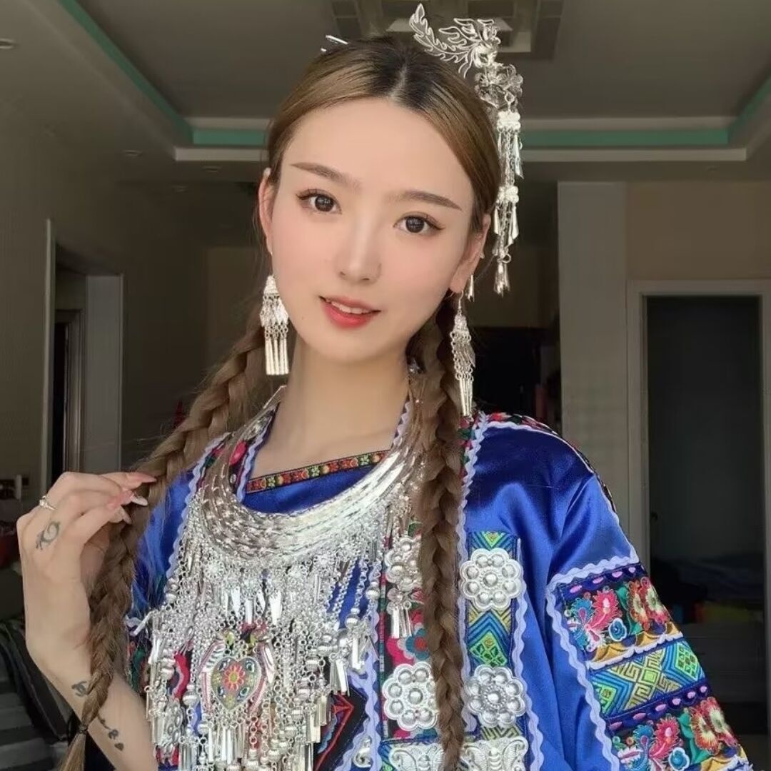 土家族大美妞，个子170长腿配凶器