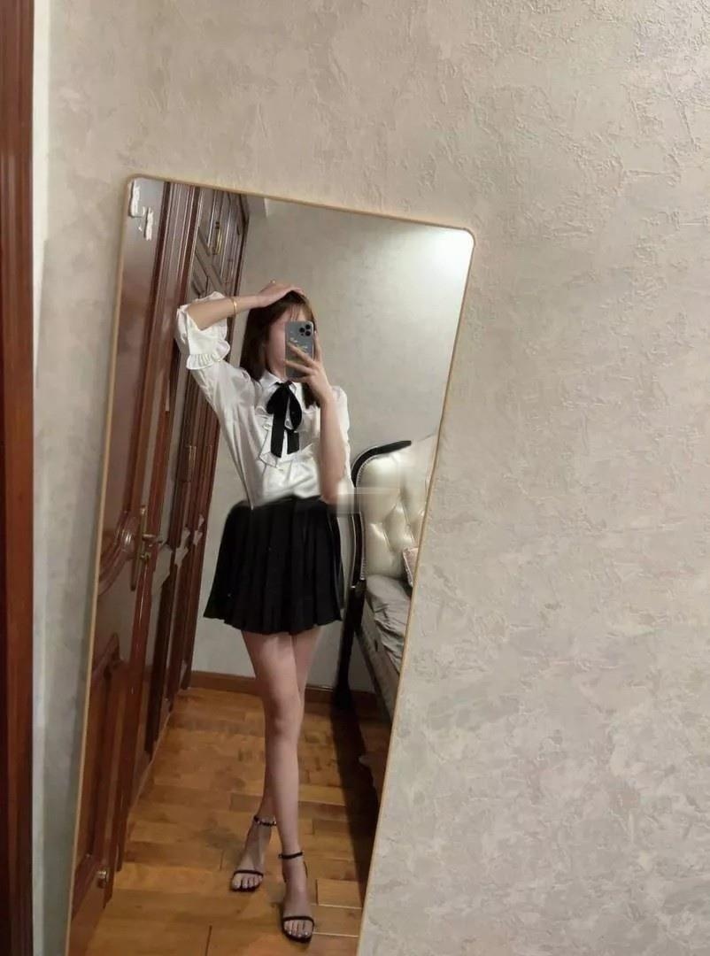 身材好又有颜值的极品骚妹