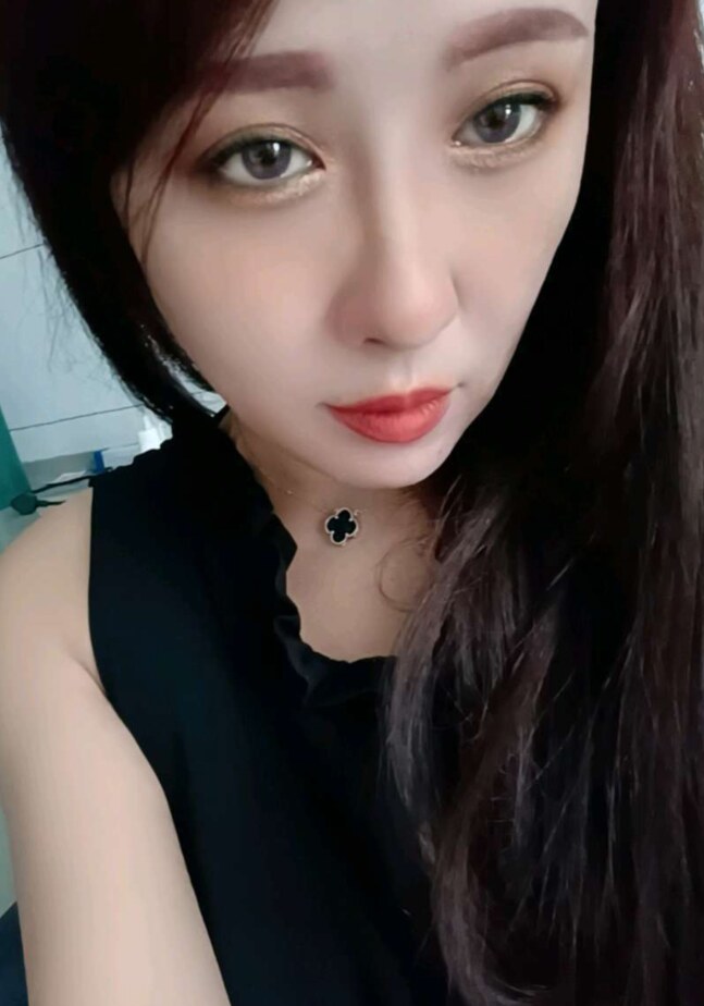 服务好的小骚逼