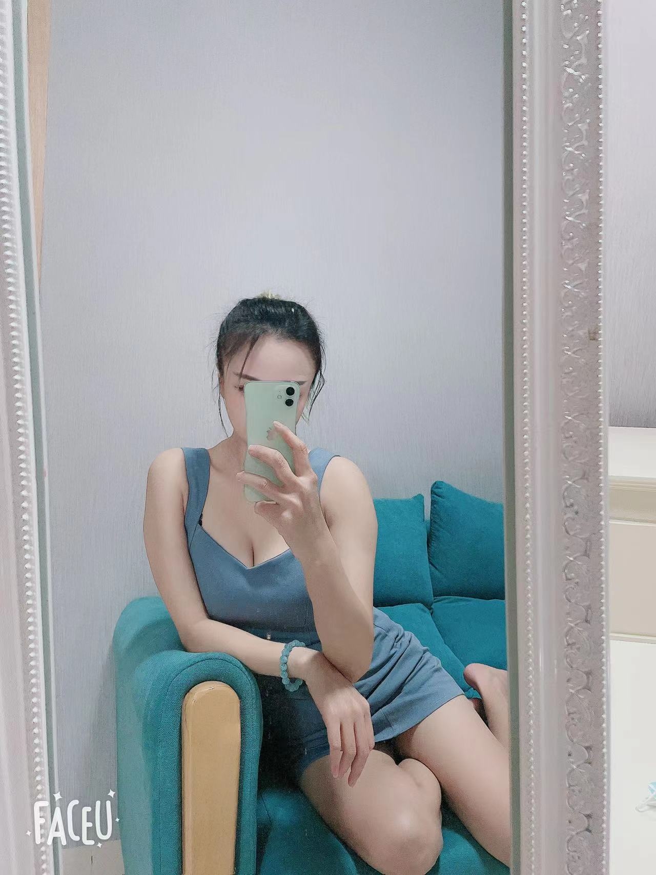 童颜巨乳，娇滴可人
