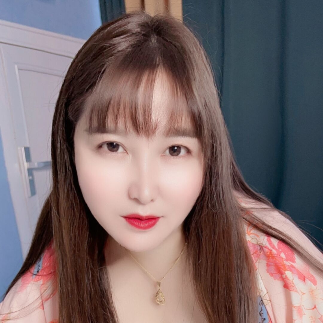 黄边大奶少妇小彝