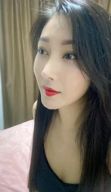 身材高挑妹子