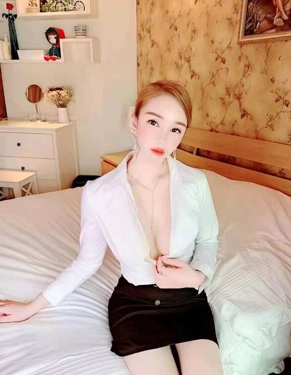 海珠骚女大波浪