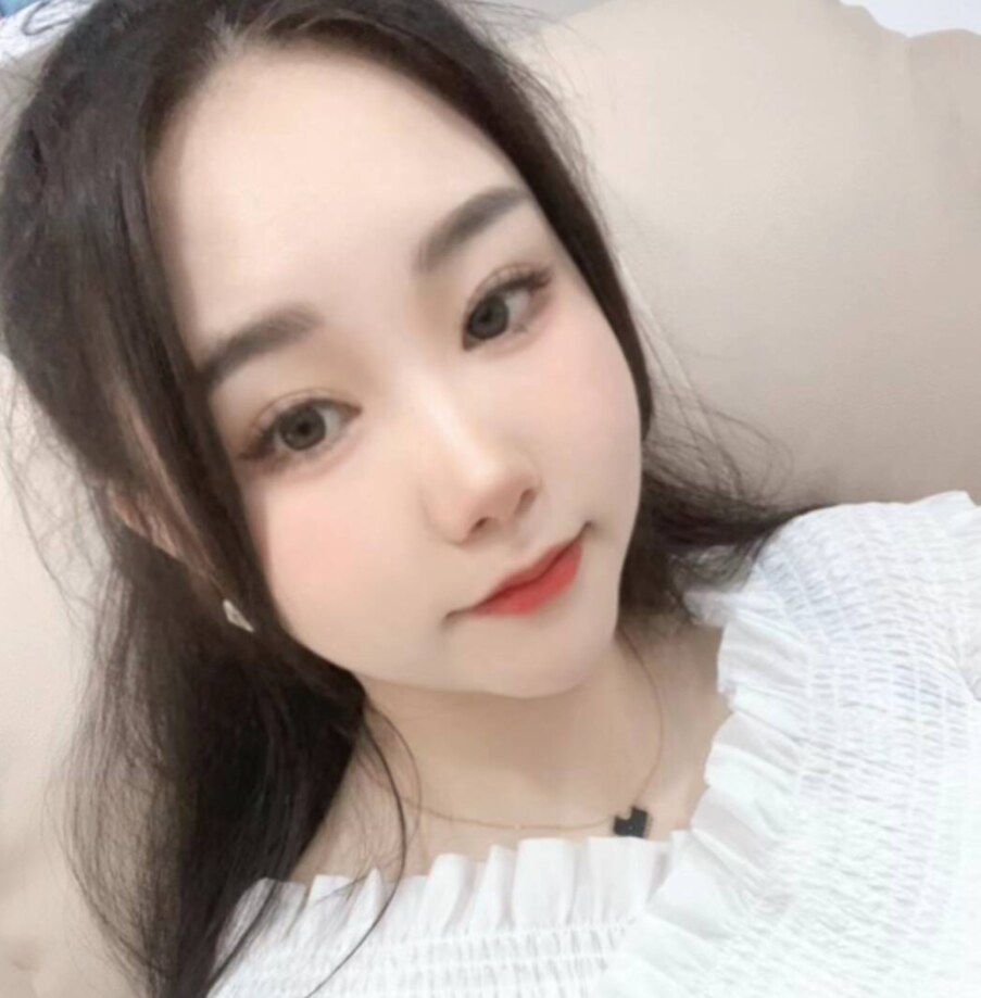性感翘臀，珠圆玉润，肤白貌美
