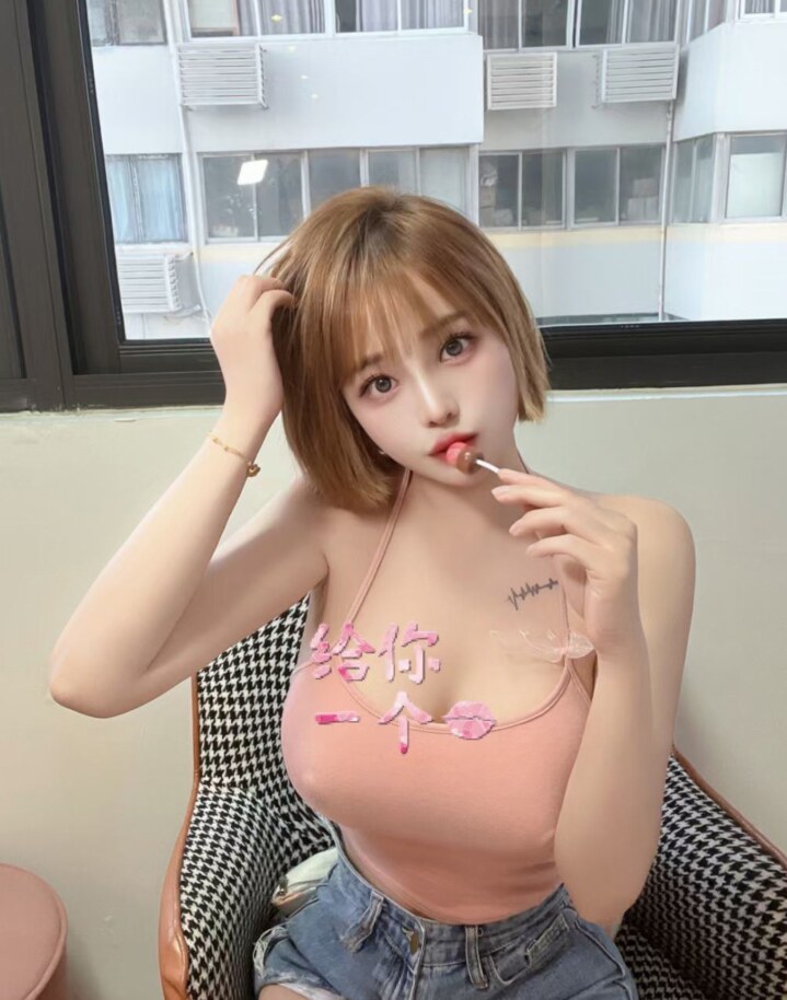 园区性感大胸妹子
