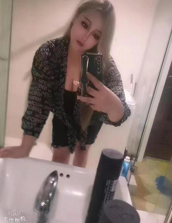 江岸性感骚女