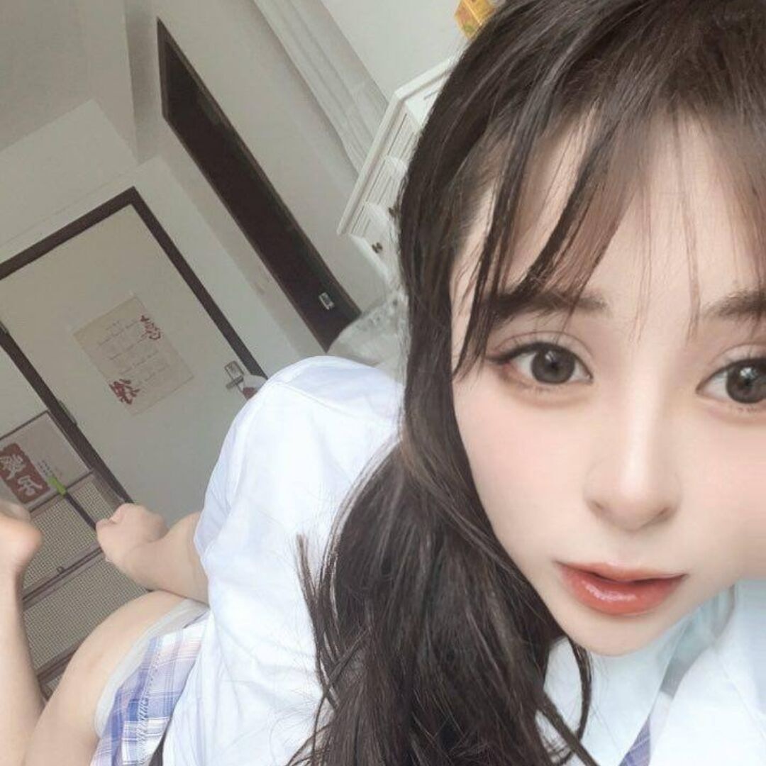  娇小兔女郎妹妹