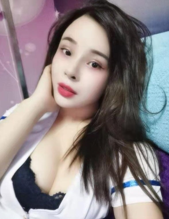 跳艳舞的小萌妹